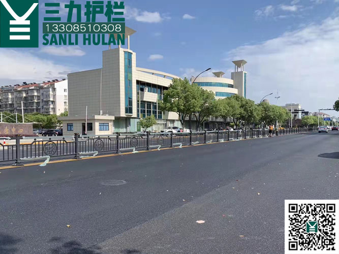 銅仁印江城市文化護欄安裝現(xiàn)場